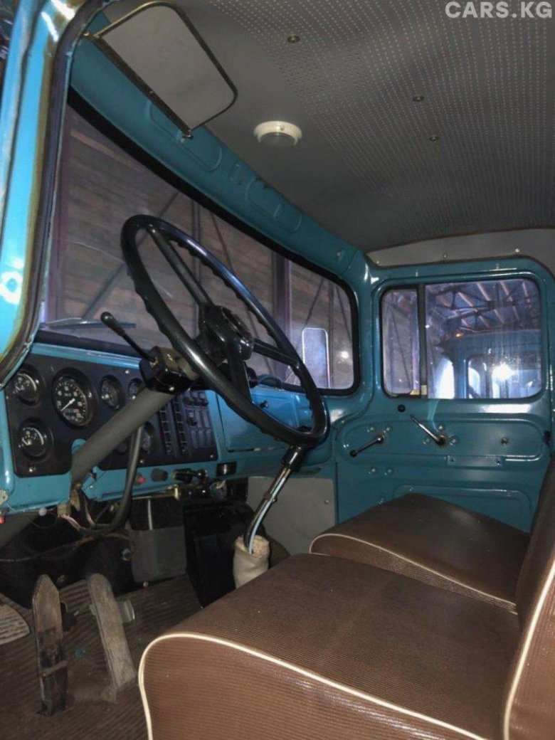 ЗИЛ 130 салон кабина
