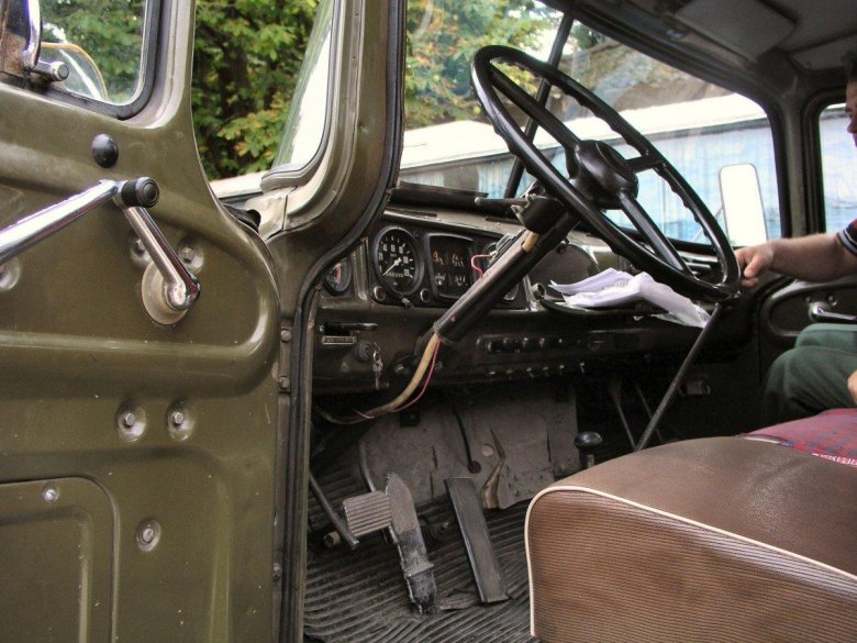 ЗИЛ 131 салон