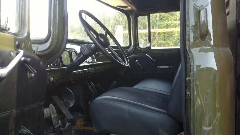 ЗИЛ 130 салон кабина