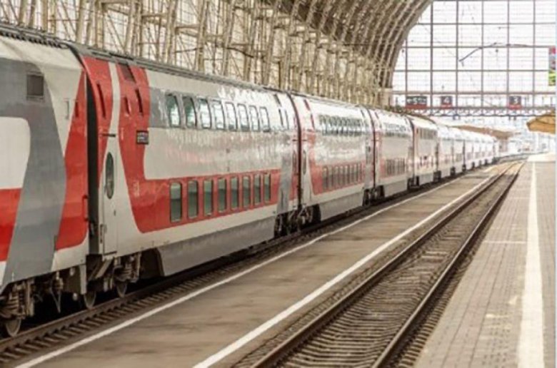 Купе в двухэтажном поезде РЖД 2022