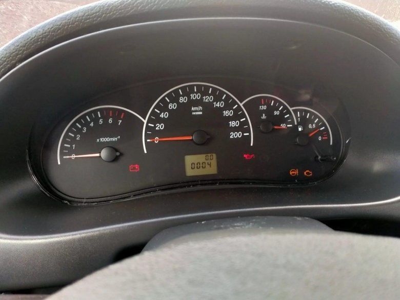 Приора хэтчбек панель приборов