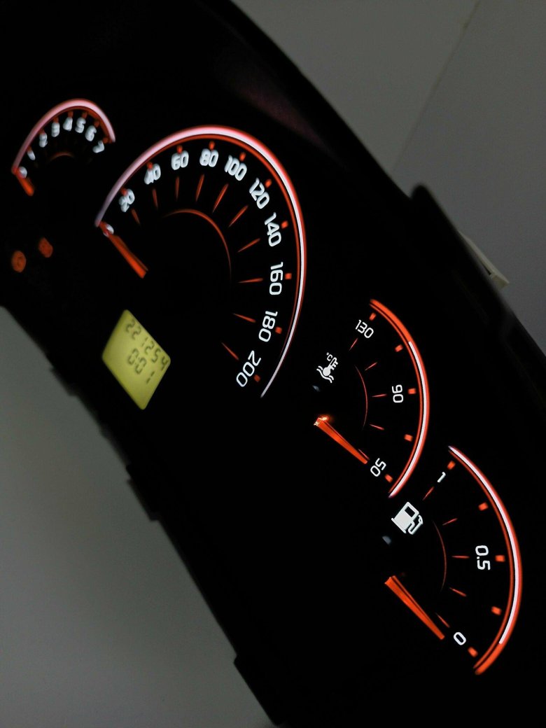 Накладка на панель приборов Приора