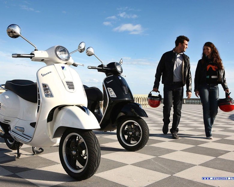 Веспа макси скутер