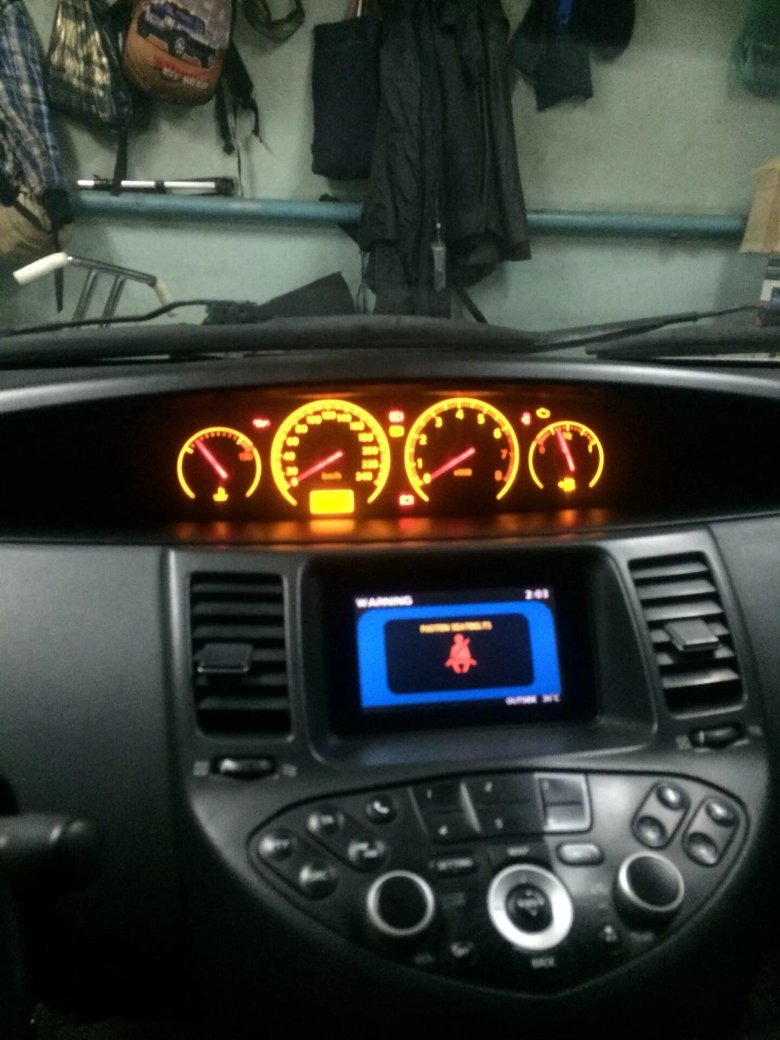 Nissan primera р12 панель