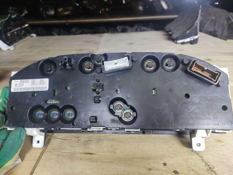 Nissan primera приборная панель