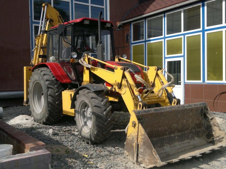 Экскаватор-погрузчик ЭО-2101