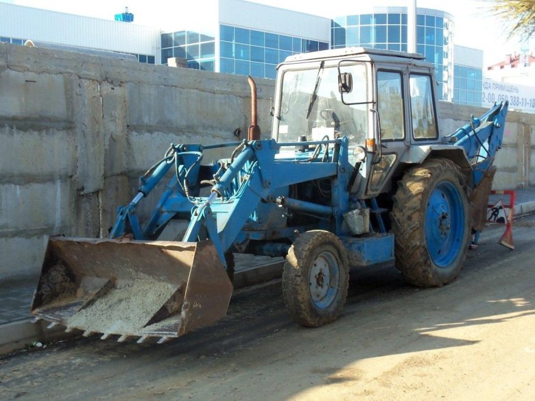Экскаватор погрузчик ИНТЕРДОН эо2101