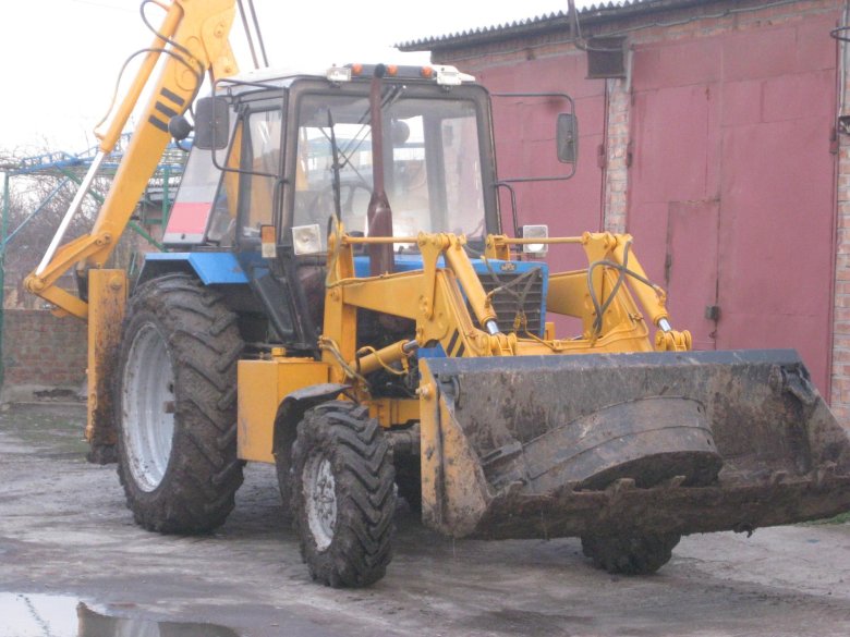 Экскаватор-погрузчик ЭО-2101