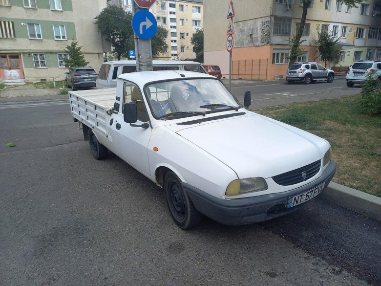 Dacia 1305