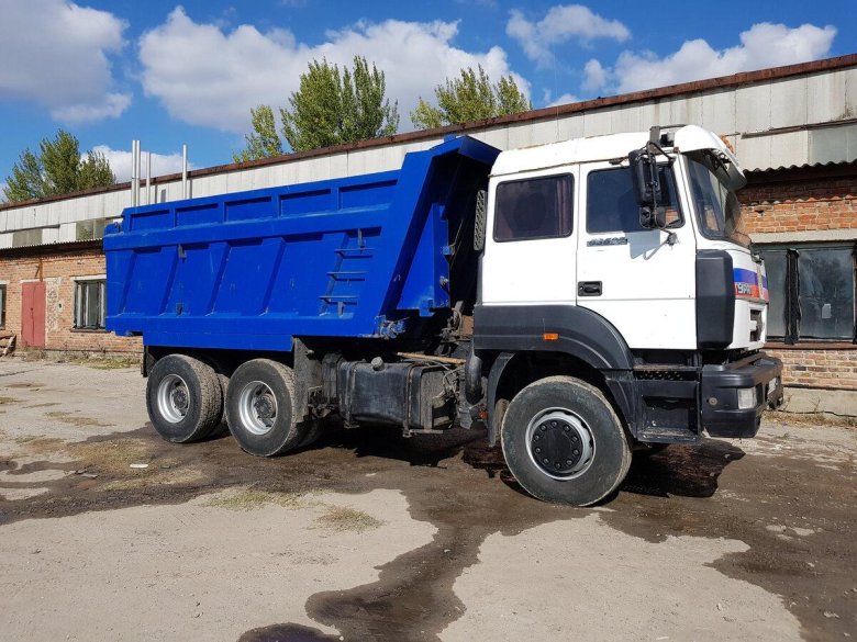 Самосвал 2005 года