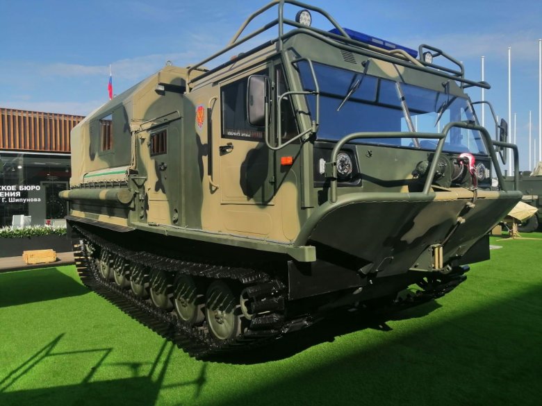 Вездеход ЧЕТРА ТМ-140