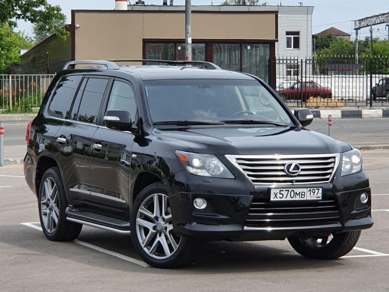 Lexus LX 570 III
