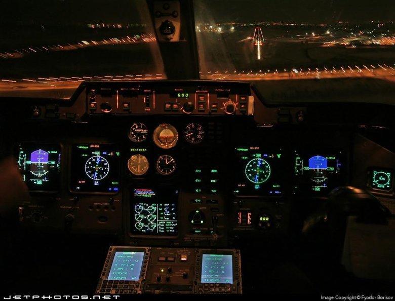 Ил-76 кабина пилотов