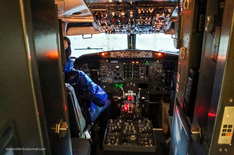 Boeing 737-300 кабина