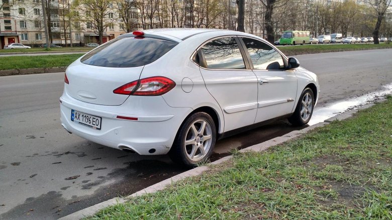 Chery m11 белая