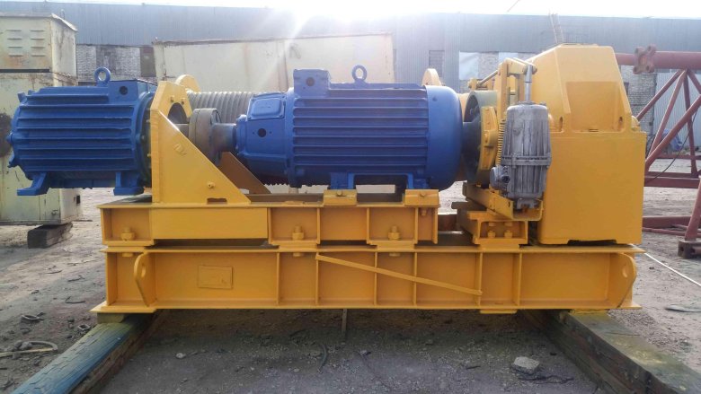 Грузовая лебедка башенного крана КБ-403