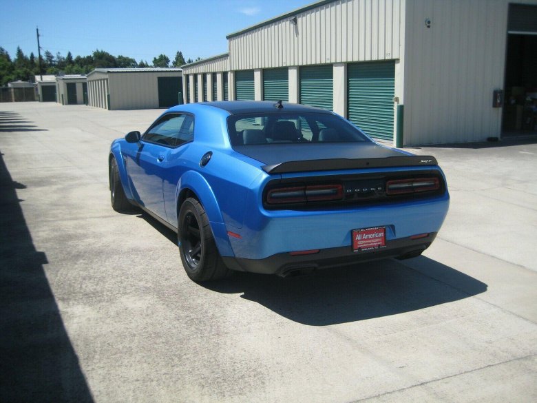 Голубой Челленджер старый в фильме