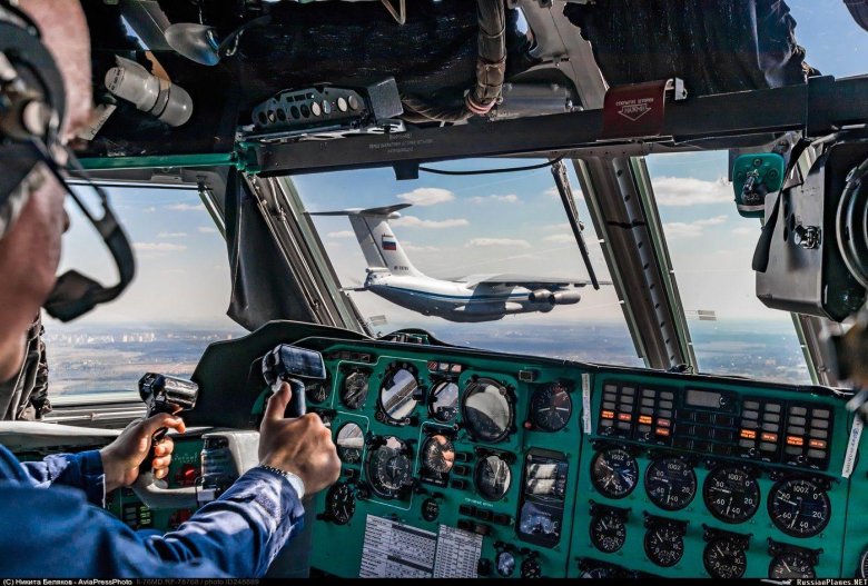 Кабина пилотов ан-22 антей