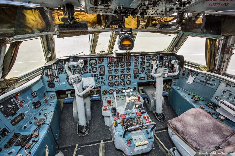 Ил-62 кабина пилотов