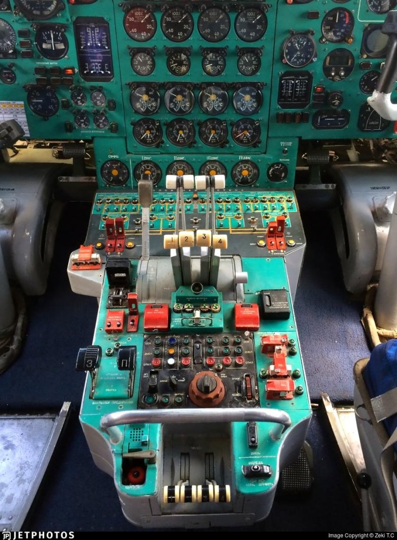 Ил-76 рычаги управления двигателями