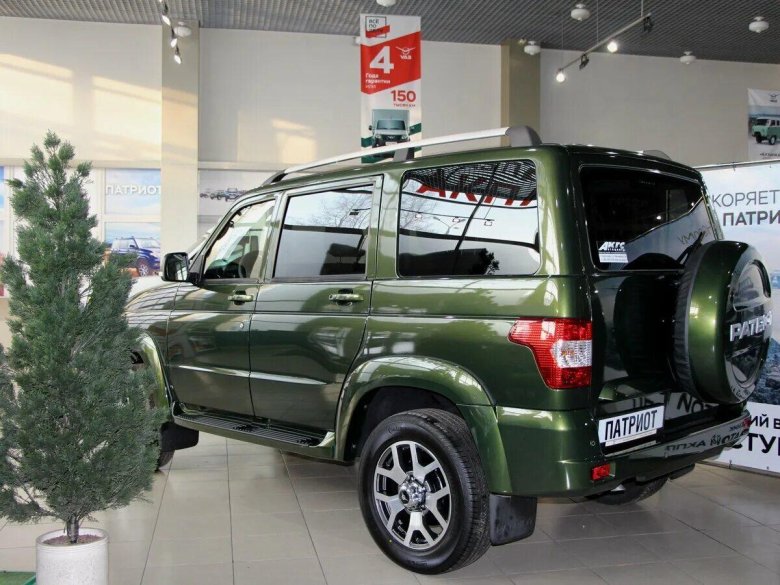 УАЗ Патриот 2020 зеленый металлик