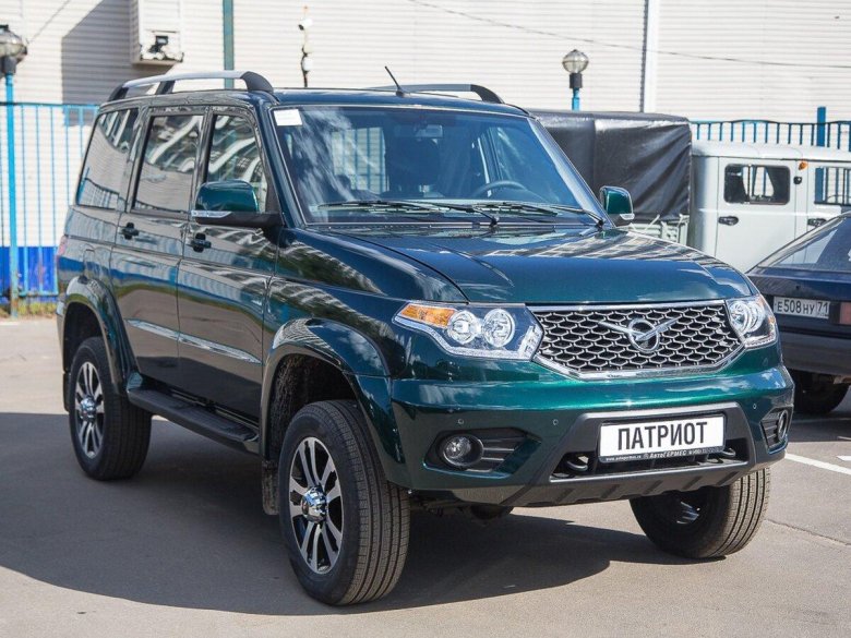 УАЗ Патриот 2021 зеленый металлик