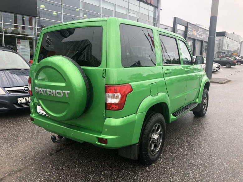 УАЗ Патриот зеленый