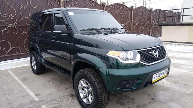 УАЗ Патриот 2015 зеленый