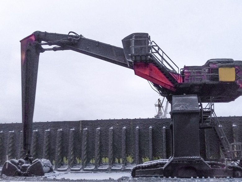 Перегружатель Mantsinen 200es