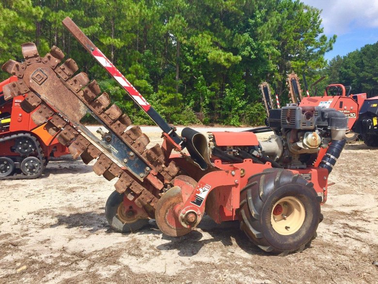 Траншеекопатель