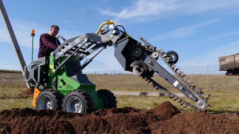 Бара траншеекопатель