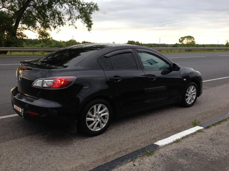 Mazda 3 черная