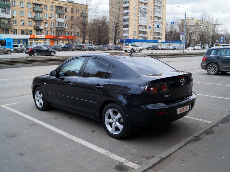 Mazda 3 черная седан