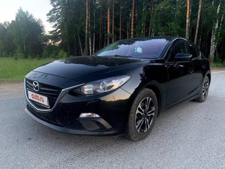 Mazda 3 черная седан
