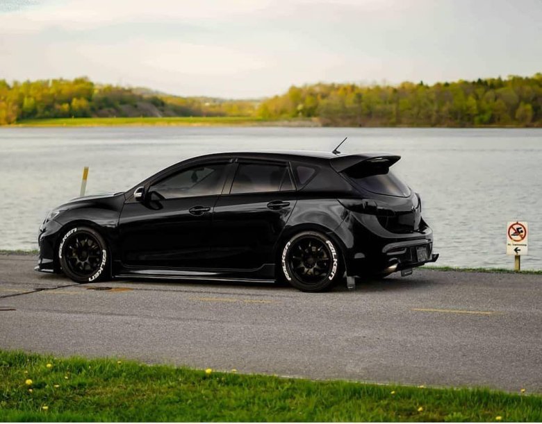 Мазда 3 хэтчбек черная