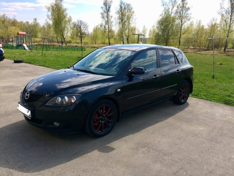 Мазда 3 БК хэтчбек черная