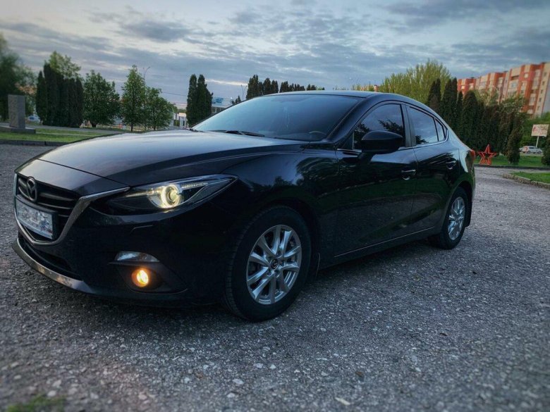 Мазда 3 черная седан