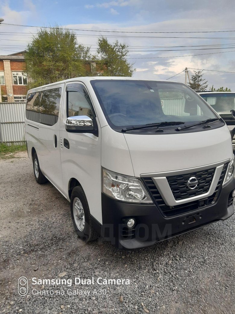 Nissan Caravan 2015