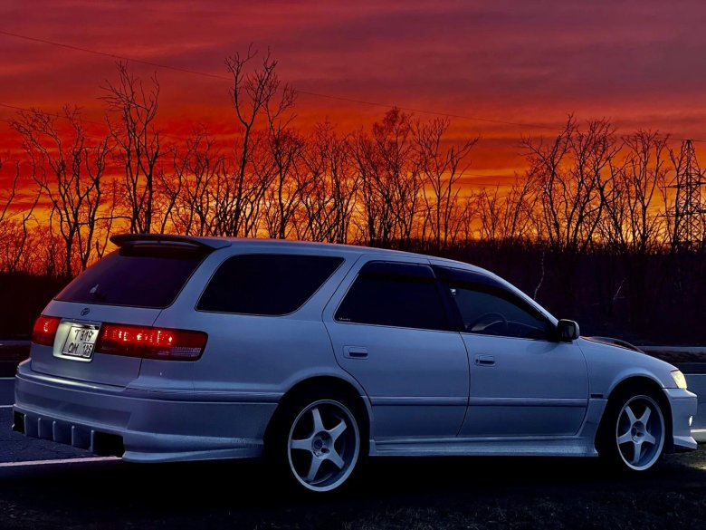 Toyota Mark II Qualis