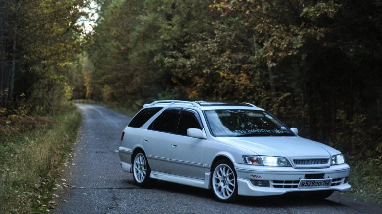 Тойота Марк 2 Qualis универсал