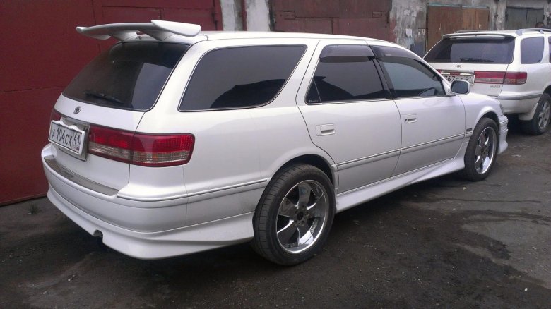 Toyota Mark II Qualis