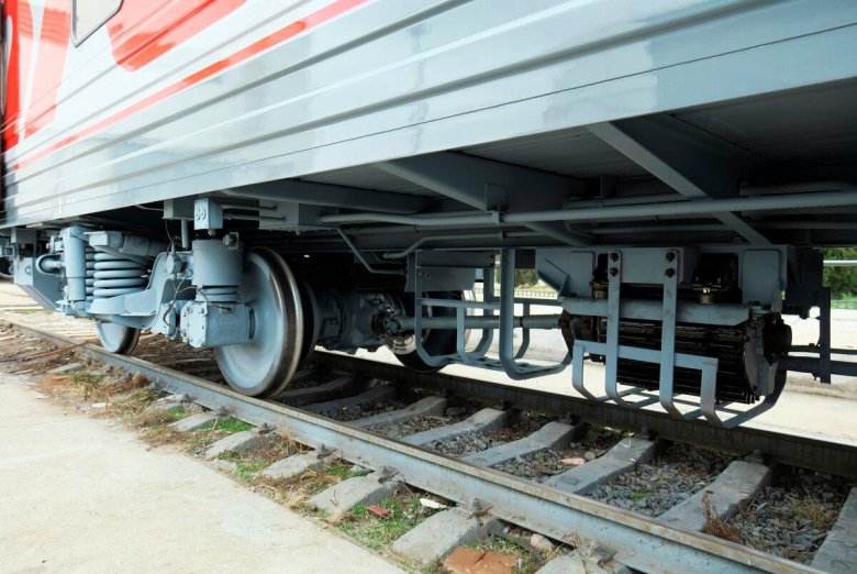 Генератор вагонный 2гв 008