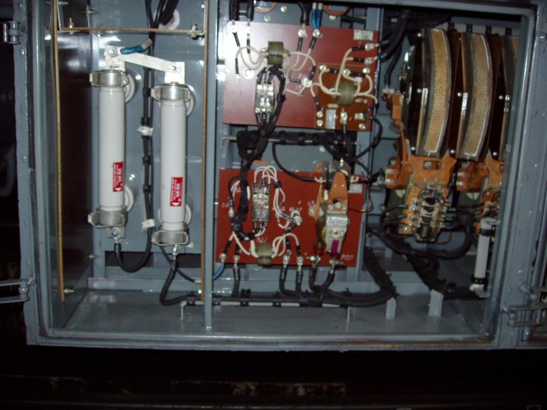 Подвагонный высоковольтный ящик пассажирского вагона