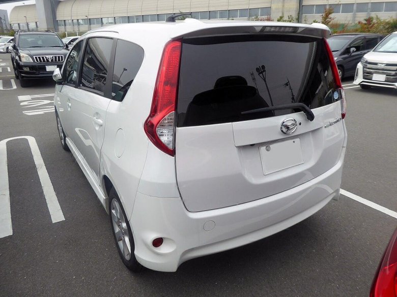 Daihatsu Boon Luminas