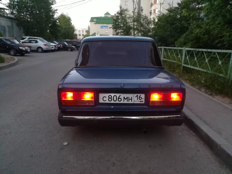 Фары на ВАЗ 2107 сзади
