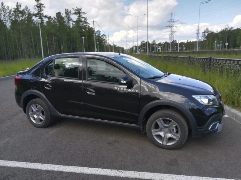 Рено Логан степвей 2021 черный