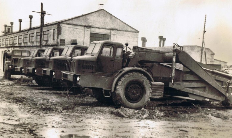 Одноосный тягач МАЗ-529