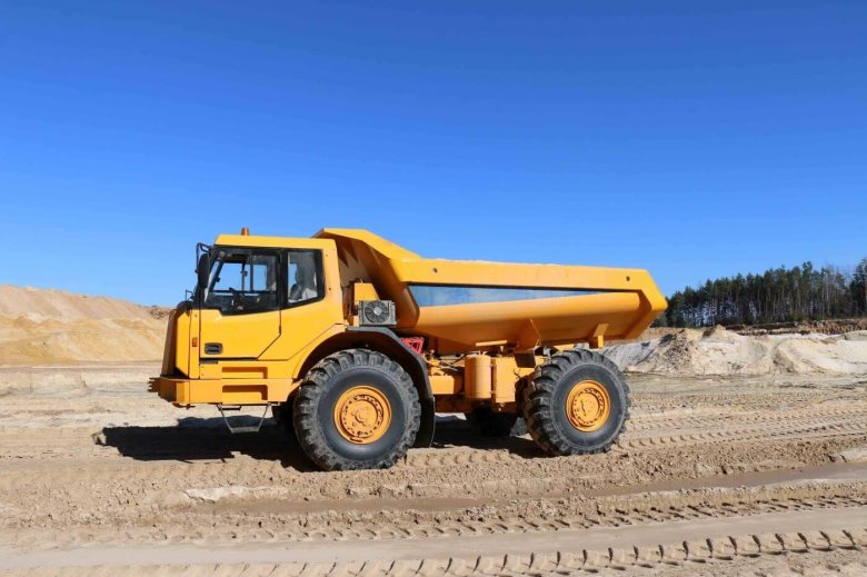 Самосвал МОАЗ-75054