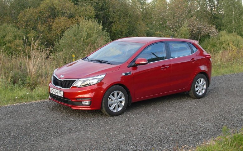 Киа Рио 3 хэтчбек красный