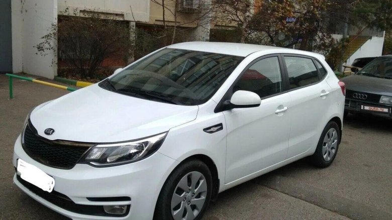 Киа Рио 3 хэтчбек белый
